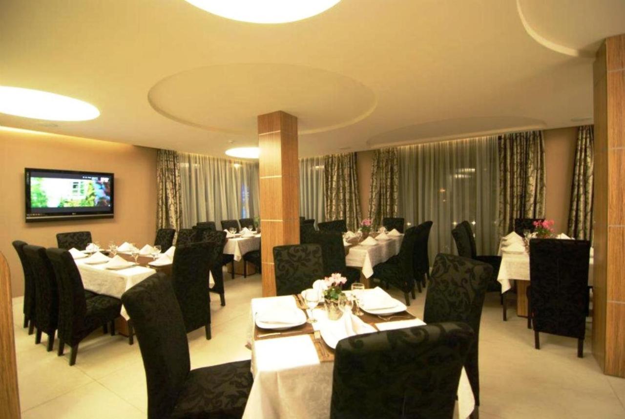 Hotel Ave Lux Săcele Zewnętrze zdjęcie