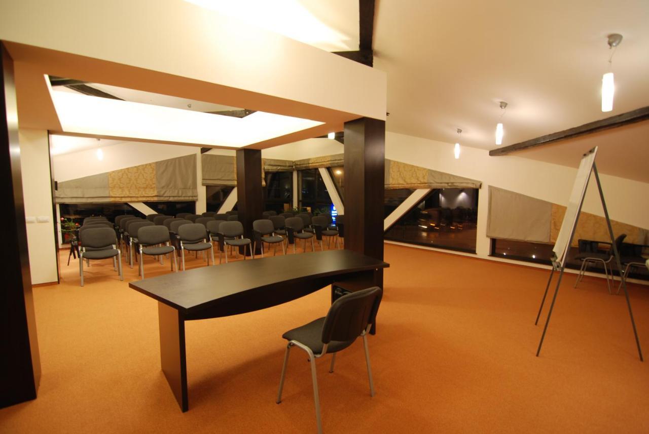 Hotel Ave Lux Săcele Zewnętrze zdjęcie