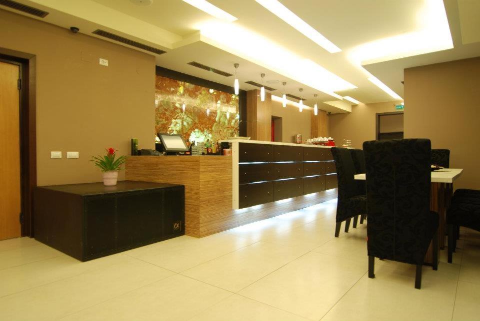 Hotel Ave Lux Săcele Zewnętrze zdjęcie