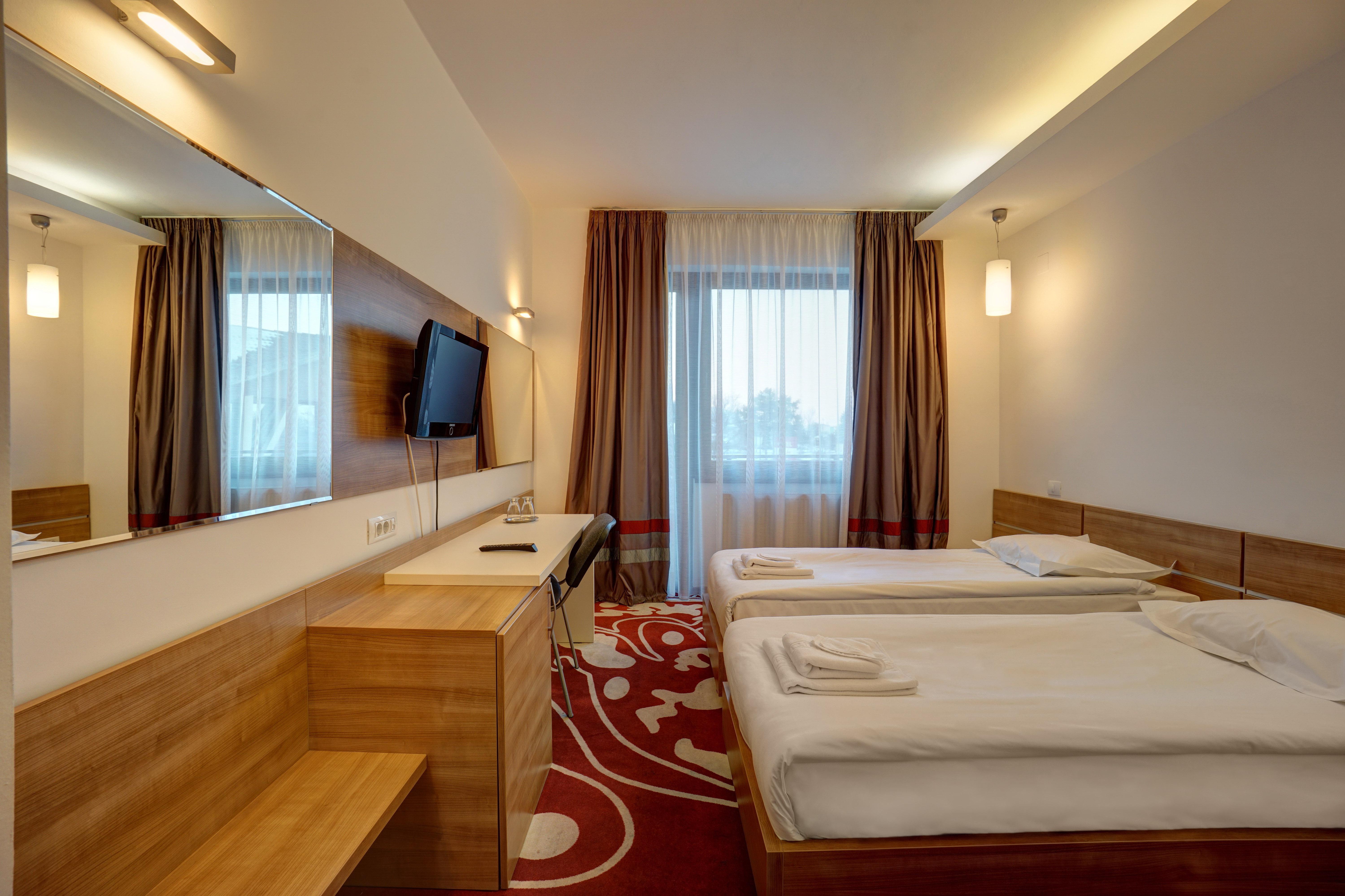 Hotel Ave Lux Săcele Zewnętrze zdjęcie