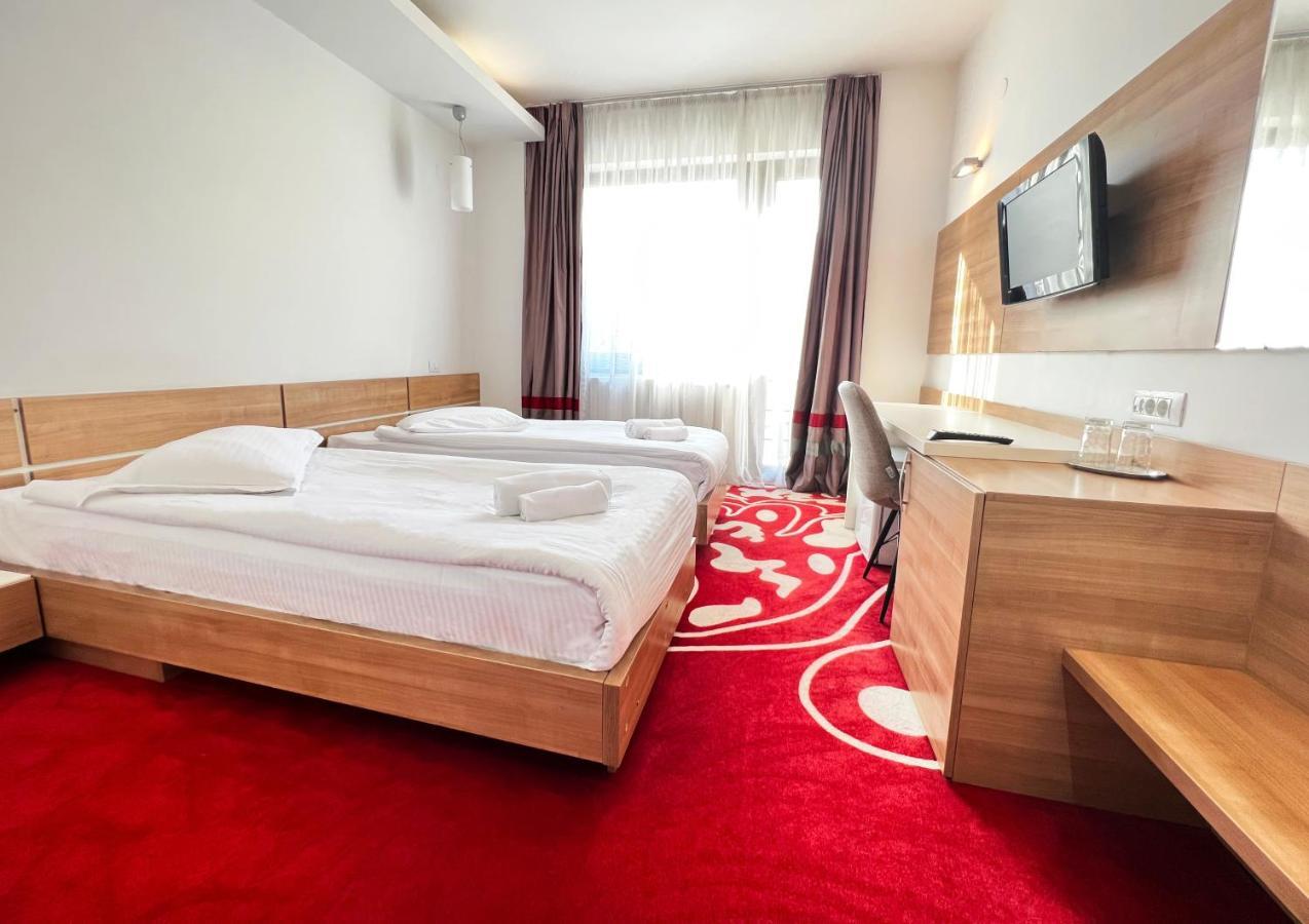 Hotel Ave Lux Săcele Zewnętrze zdjęcie