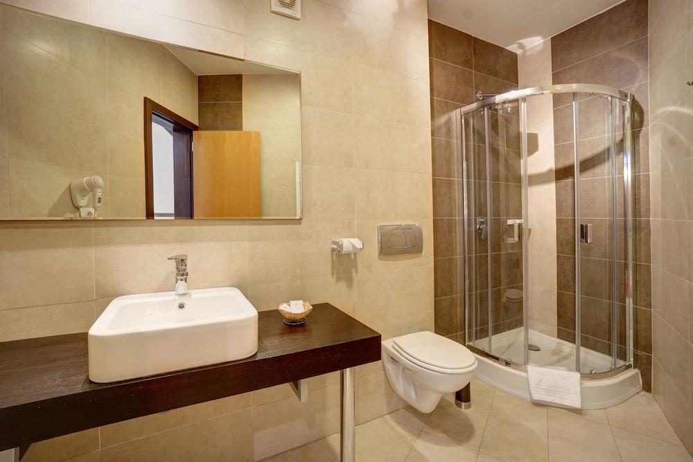 Hotel Ave Lux Săcele Zewnętrze zdjęcie