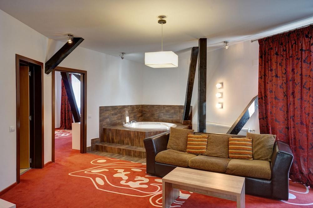 Hotel Ave Lux Săcele Zewnętrze zdjęcie