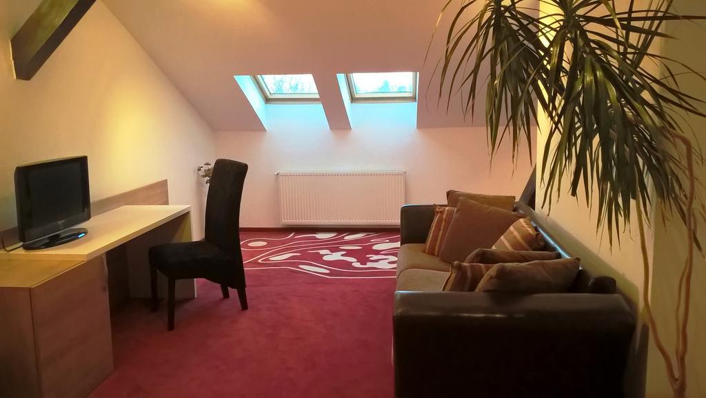 Hotel Ave Lux Săcele Zewnętrze zdjęcie