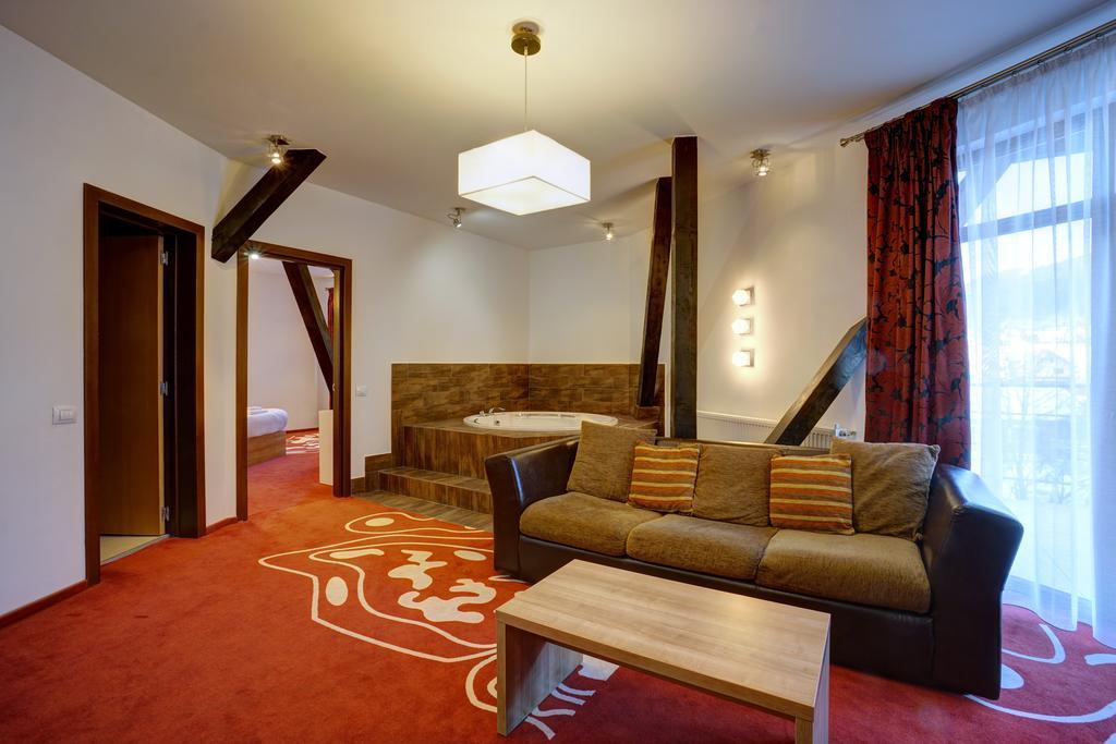 Hotel Ave Lux Săcele Zewnętrze zdjęcie